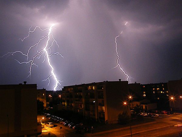 Uwaga na burze. Gwałtowne opady deszczu i gradu w całej Małopolsce