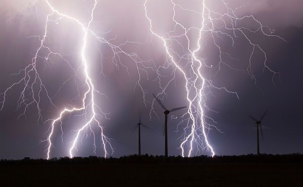 Nadciąga grad i burze - sprawdź prognozę pogody