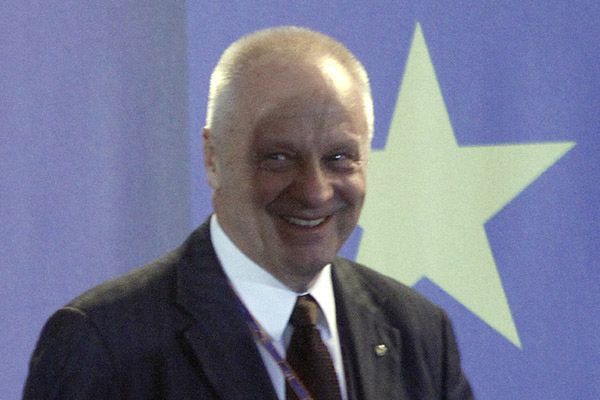 "Moim zdaniem Macierewicz jest niepoczytalny"