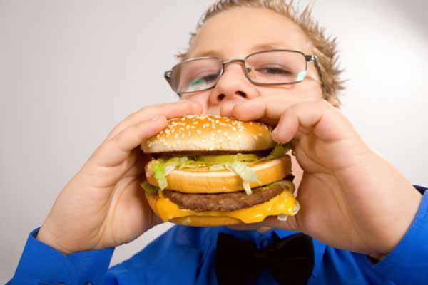 Eksperci: dieta dziecka przez pierwsze trzy lata wpływa na całe życie