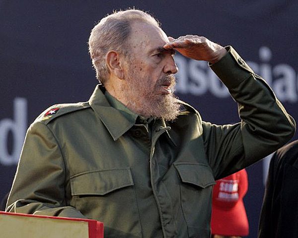 Fidel Castro wybiera krótką formę - pisze o jodze i wszechświecie