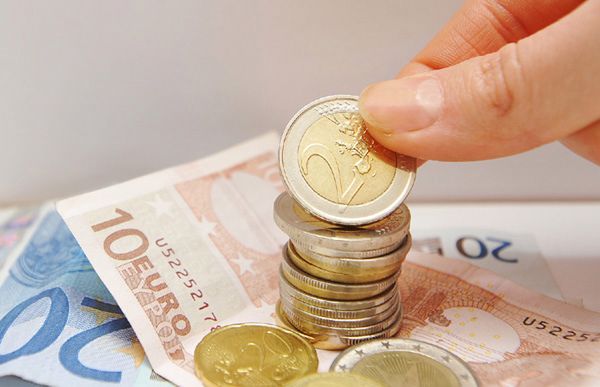 Bezdomna kobieta w Niemczech zostawiła 52 tys. euro, poszukiwany dziedzic