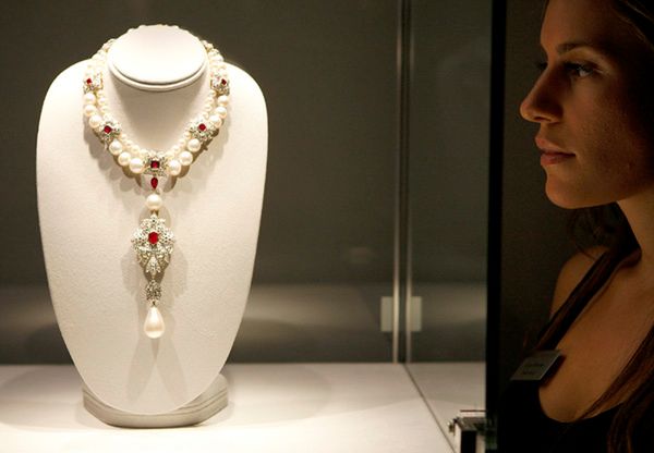 Rekordowa cena za unikatową perłę Liz Taylor