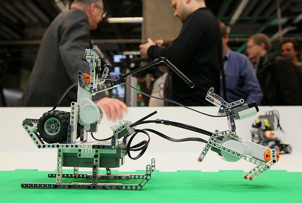 Z klocków lego nawet dziecko zbuduje robota