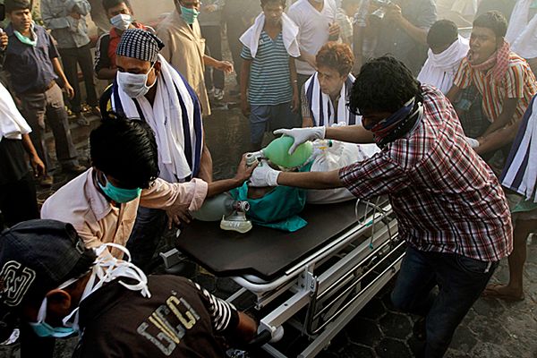 Pożar szpitala w Kalkucie - zginęło 76 osób