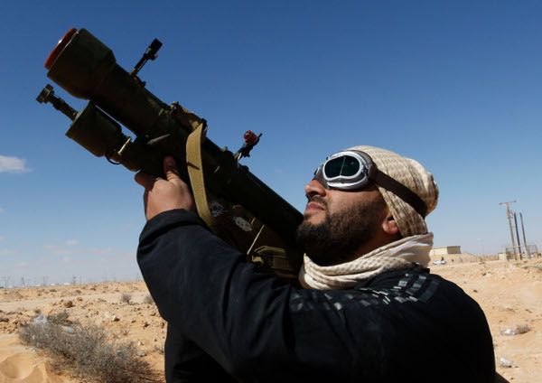 "Kraj pęka w szwach od broni" - w Libii jak w Iraku?