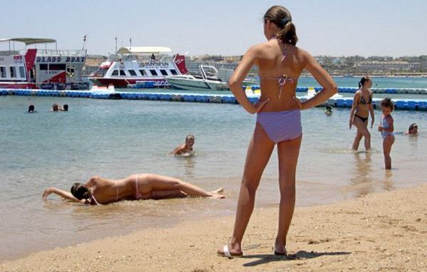 Areszt za bikini, koniec picia alkoholu - tak zmienią Egipt?