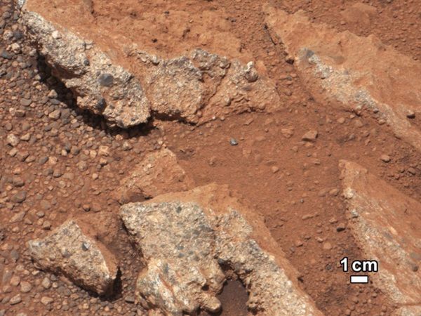 Łazik Curiosity znalazł koryto rzeki na Marsie