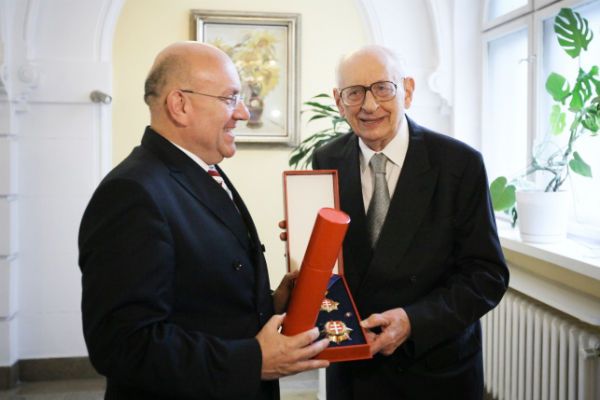 Władysław Bartoszewski otrzymał najwyższe odznaczenie Słowacji