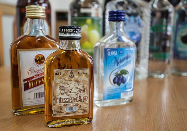 Ponad 119 tys. butelek alkoholu z Czech zabezpieczono w Polsce