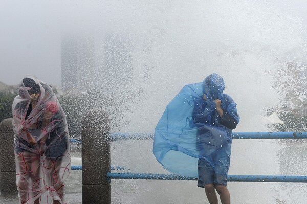 Szanghaj przygotowuje się na uderzenie tajfunu Haikui
