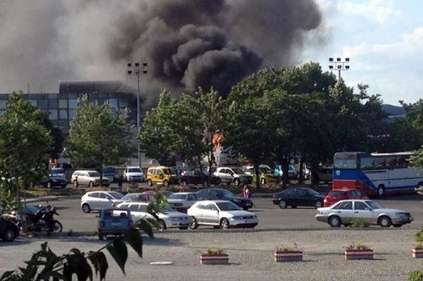 Autokar z turystami eksplodował na lotnisku w Bułgarii