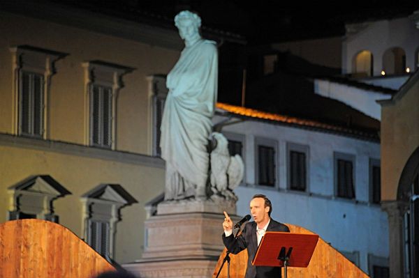 Silvio Berlusconi bohaterem wieczoru dedykowanego Dantemu