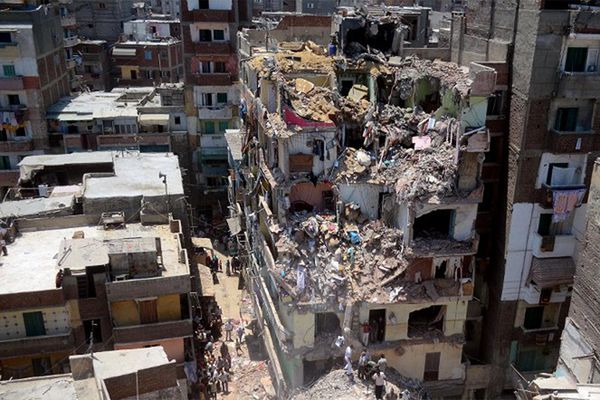 Zawalił się apartamentowiec w Aleksandrii, 10 zabitych