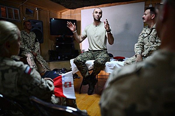 Marcin Gortat z wizytą u żołnierzy w Afganistanie