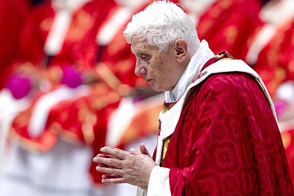 Benedykt XVI zapewnił o swym zaufaniu do kardynała Tarcisio Bertone