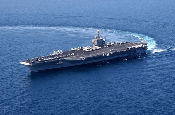 USA wysyłają lotniskowiec do Zatoki Perskiej. "Iran jednym z zagrożeń"