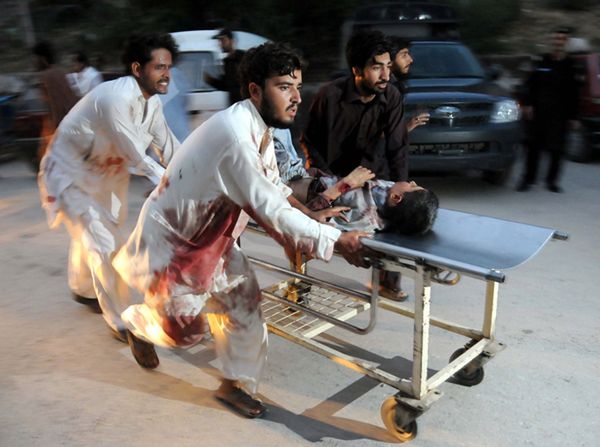 Pakistan: 11 ofiar śmiertelnych wybuchu samochodu-pułapki