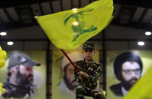 Irak: dowódca Hezbollahu ścigany przez USA poleciał do Libanu