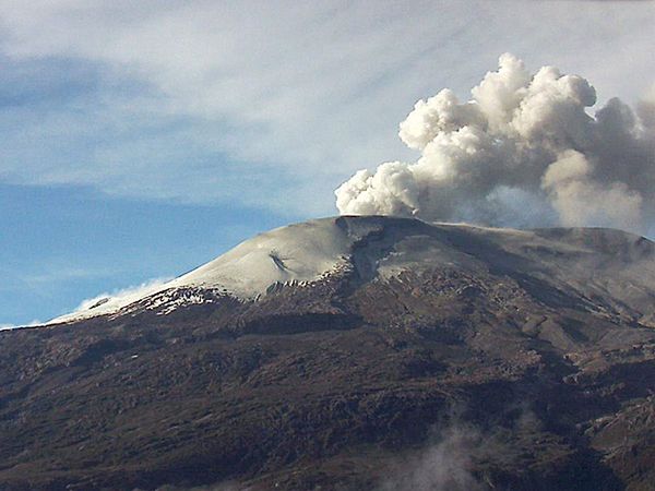 Wulkan Nevado del Ruiz w Kolumbii straszy