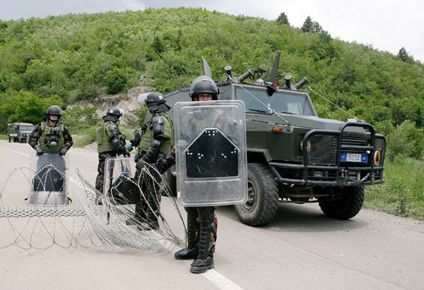 Starcia między Serbami a żołnierzami KFOR w Kosowie