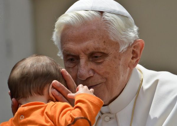 Benedykt XVI modlił się o "radość" w watykańskiej rodzinie