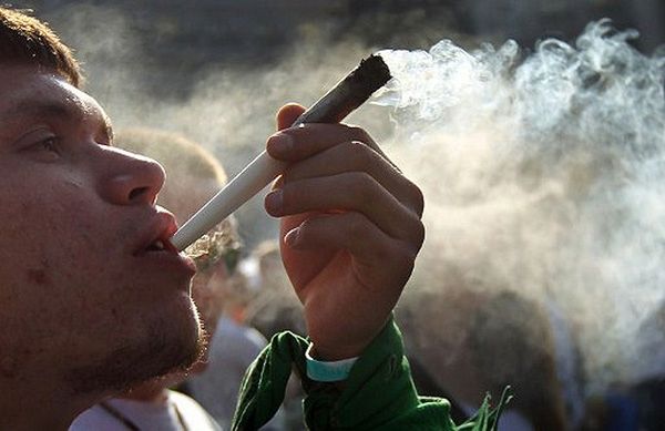 Raport ESPAD: marihuany lub haszyszu próbował prawie co czwarty nastolatek
