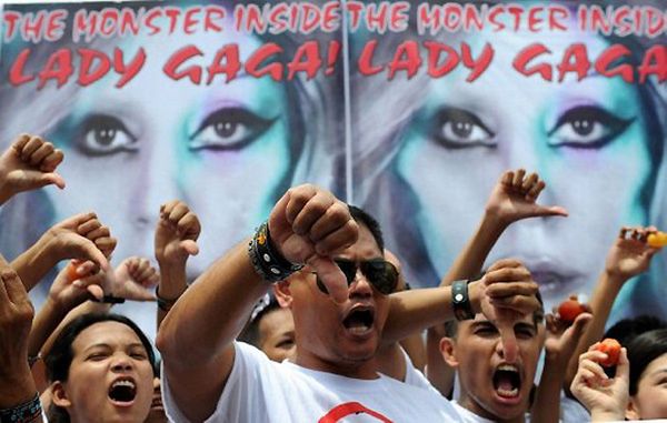Religijne protesty przeciwko koncertom Lady Gagi