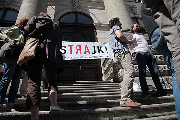 Strajk muzeów i galerii; artyści domagają się rozmów z rządem