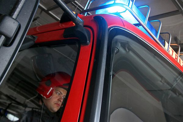 Płonąca ciężarówka blokuje przejazd autostradą A4