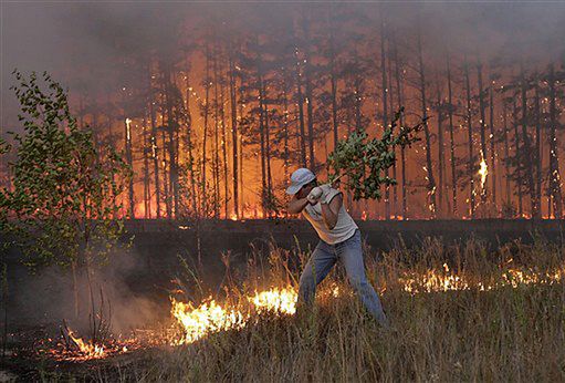 Rosja wciąż płonie - pożary dotarły do strefy skażenia