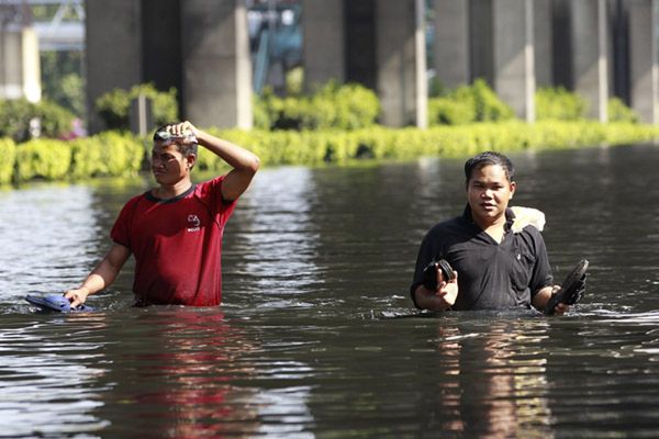 Woda zabiła ponad 400 osób - dramat trwa nadal
