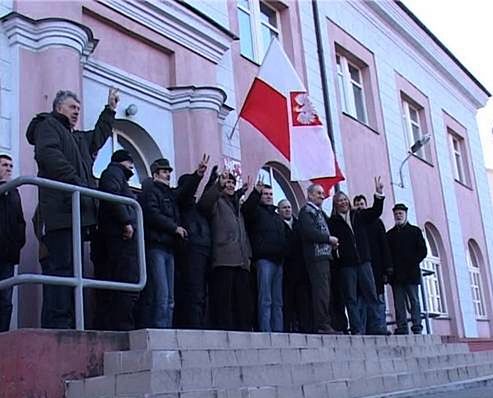 Polacy demonstrowali przeciwko akcji w Iwieńcu