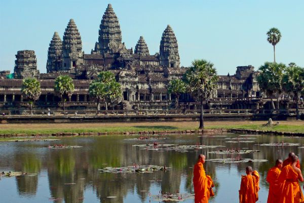 Francuscy turyści zatrzymani za nagie zdjęcia w świątyni Angkor