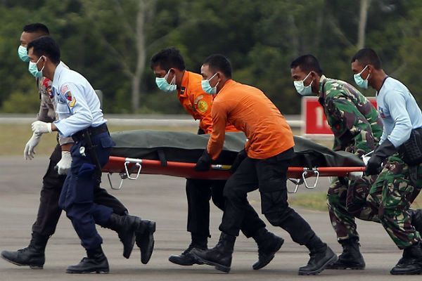 Z morza wydobyto kolejne ciała ofiar katastrofy samolotu AirAsia