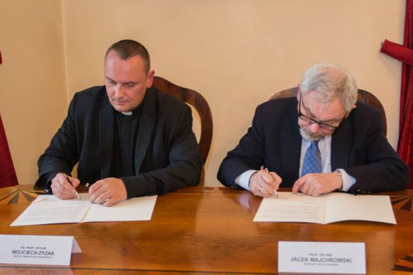 Porozumienie Rektora i Majchrowskiego. Będą rozwijać turystykę religijną w Krakowie