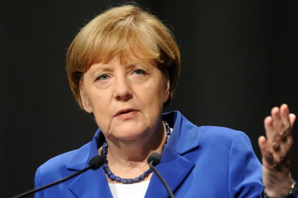 Angela Merkel: Zachód musi kontynuować dialog z Putinem