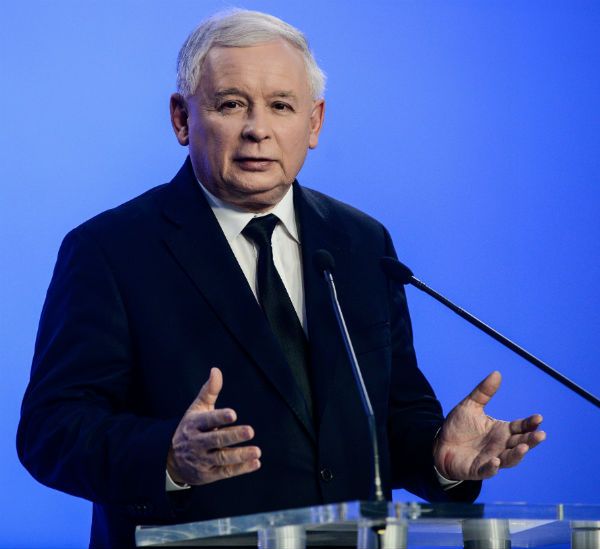 Walka w szeregach w PIS. Tak Jarosław Kaczyński utrzymuje władzę