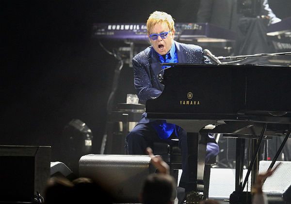 Elton John wystąpi w Krakowie