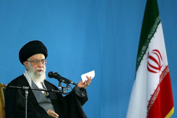 Iran nie zgadza się na rozmowy nuklearne pod naciskiem mocarstw