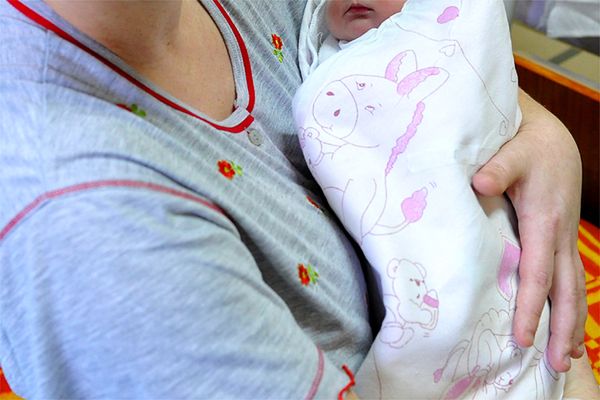 W szpitalu w Chojnicach 13-latka urodziła dziecko