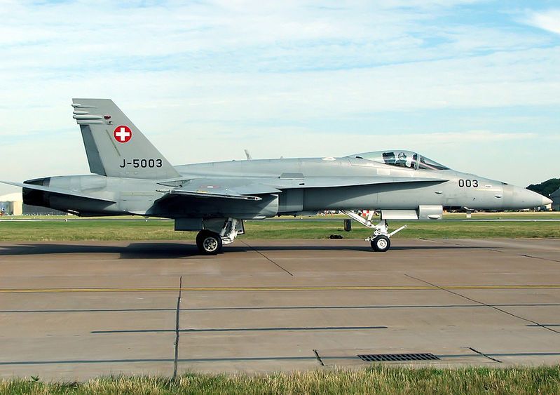 Szwajcarski samolot wojskowy F/A-18 Tiger zaginął w Alpach