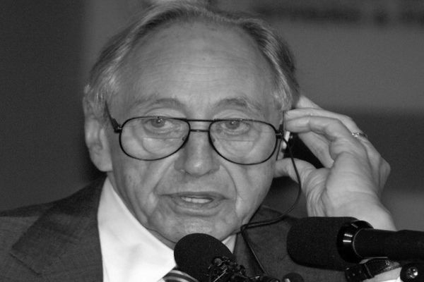 Zmarł futurolog Alvin Toffler