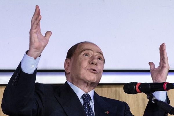 Berlusconi wśród 800 Włochów zamieszanych w aferę panamską