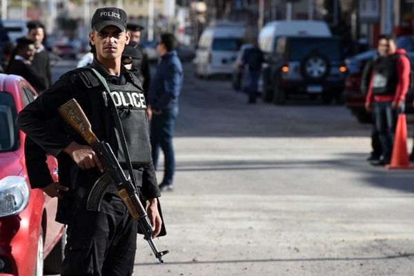Dwóch policjantów i dwóch żołnierzy zabitych w zamachach na Synaju