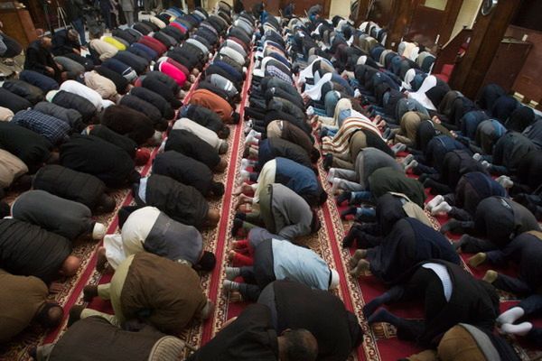 Amerykanie nadal tolerancyjni wobec muzułmanów, ale część się ich boi