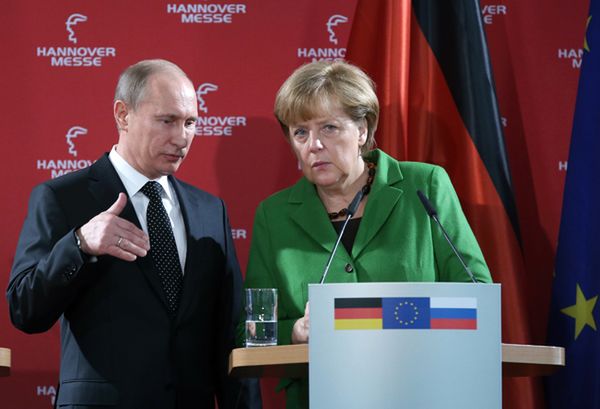 Afera podsłuchowa dzieli Niemców i naraża na szwank stosunki z USA. Na konflikcie zyskuje Putin