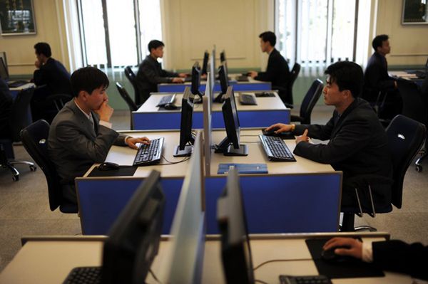 Korea Północna oskarża USA i Koreę Południową o ataki hakerów