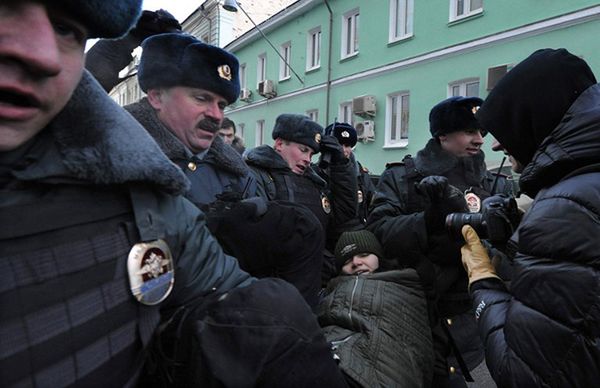 W Petersburgu zatrzymano kilkaset osób podejrzanych o ekstremizm