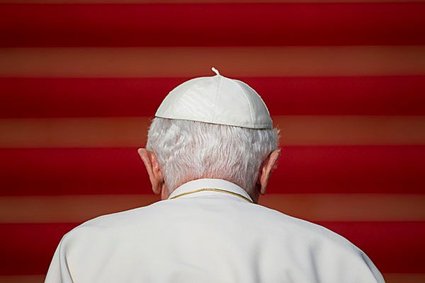 "Corriere della Sera": abdykacja Benedykta XVI to nowoczesny przełom w Kościele